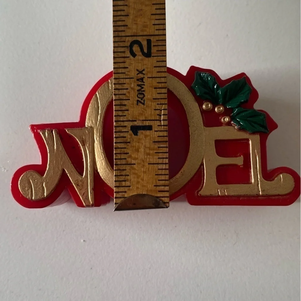 Crate&Barrel Holiday Red Green Gold Plastic Resin Noel Joy Napkin Rings Set of 4